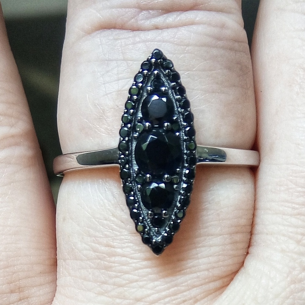 Thai Black Spinel Ring - Picture 1 of 4